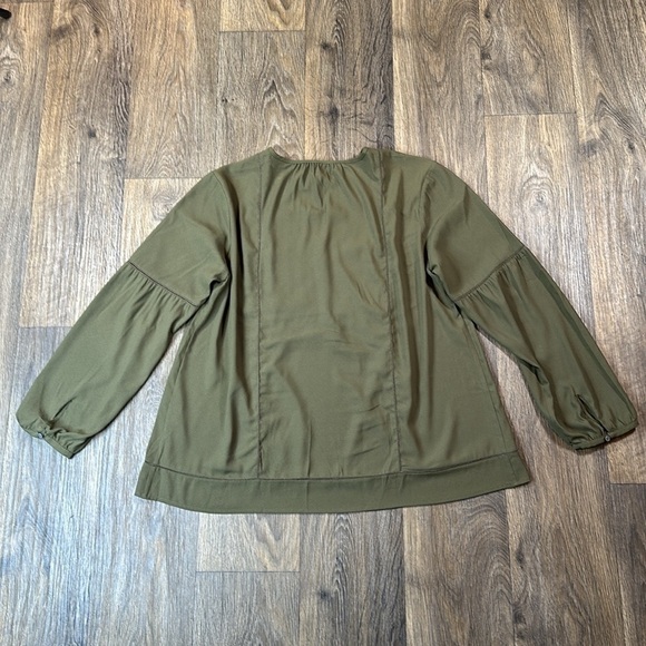 Banana Republic Blouse - Picture 2 of 4